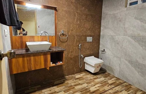 Wellington Hotel | OOTY GRAND VALLEY