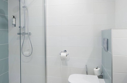 Balaruc-les-Bains Hotel | Opéralia Hôtel Les Pins