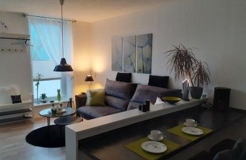 England Apartment | Op-England-I-mit-Terrasse-grossem-Garten
