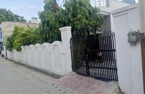 Mathura House | OP krishna homestay
