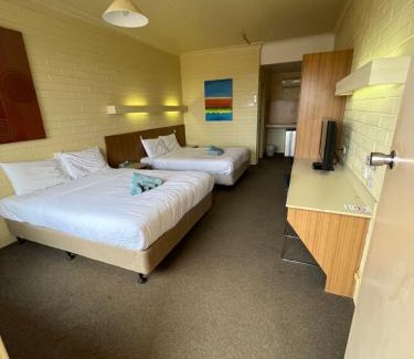 Coober Pedy Hotel | Opal Inn Hotel, Motel, Caravan Park