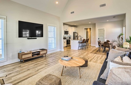 Opelika House | Opelika Townhome w/Central A/C + Heating!