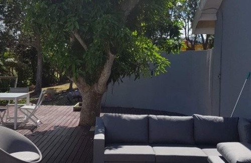 Deshaies Villa | Open-air, ideal for families, 5 minutes from the beach Ideal for filming music videos