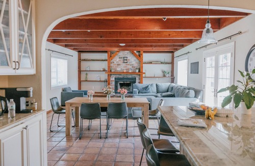 Newhall House | Open and Bright 4-Bedroom Italian Retreat