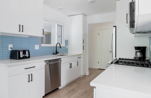 Cupertino Apartment | Open Cupertino 2BR w/ Pool, Gym & A/C, nr Shops & Dining, by Blueground
