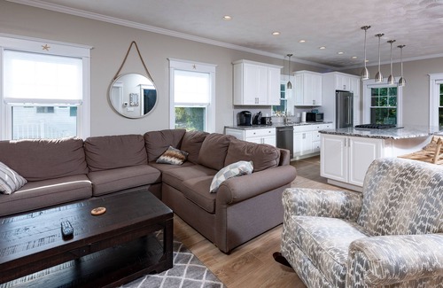 York Beach House | OPEN FLOOR PLAN-SPA LIKE MASTER BATH Ping pong anyone? Basement playroom! 5 STAR