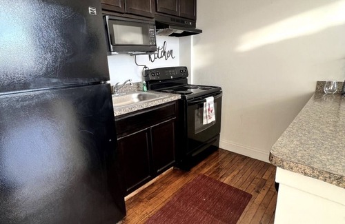 Detroit Apartment | Open Loft w/Water Bridge View 2mins to Dwntn