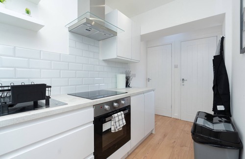 Bognor Regis Apartment | Open Mind Property - 7 Beds & Free parking