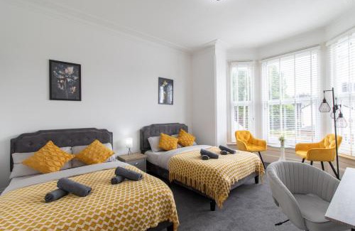 Portsmouth House | Open Mind Property - HotTub, 8 Beds & 2 Car Spaces