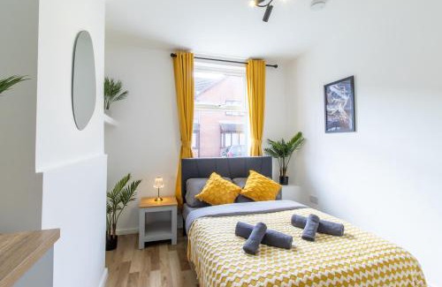 Portsmouth House | Open Mind Property - Luxury 5 Beds & Free Parking