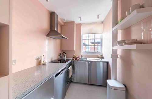 Chelsea Riverside Apartment | Open plan Chelsea apt for 2 nr King’s Road