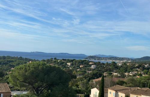 La Croix-Valmer Apartment | Open-plan T2 with sea view