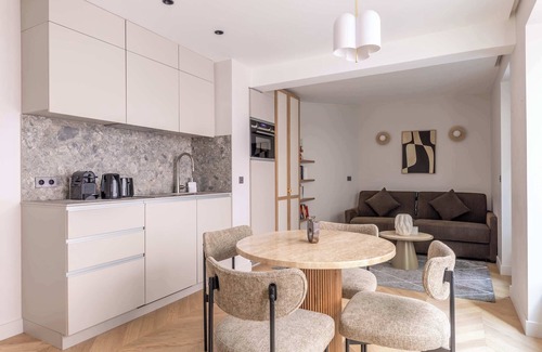 Chaussee-d'Antin Apartment | Opera -3 Bedroom/2 living rooms connecting apt.