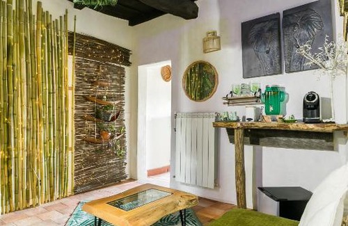 Calcata Historic Town House | Opera Suites - Il sentiero della felicità