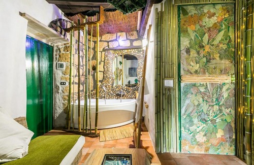 Calcata Historic Town House | Opera Suites - Il sentiero della felicità