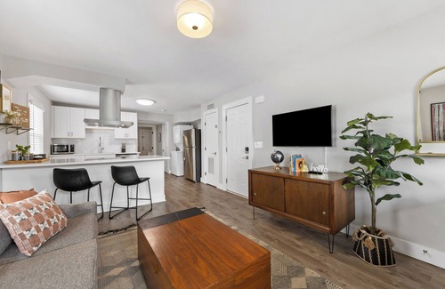 Charlotte Condo | Optimist Abode 4: Chic Stay in the <3 of CLT with Greenway Access