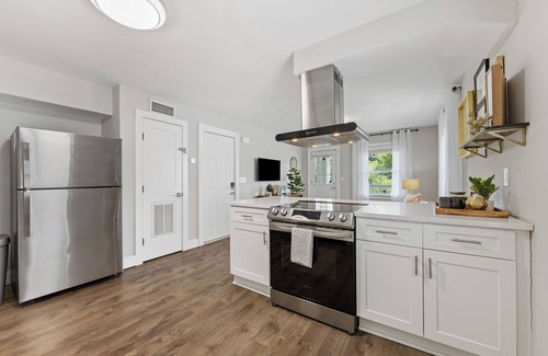 Charlotte Condo | Optimist Abode 4: Chic Stay in the <3 of CLT with Greenway Access