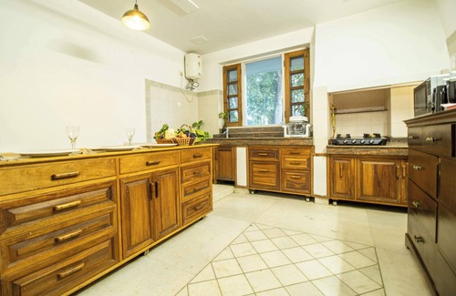 South West Villa | Opulent Antique 6BR Villa in Gurugram