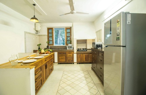 South West Villa | Opulent Antique 6BR Villa in Gurugram