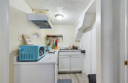 Pine Forest House | Opuluxe Enjoy Fayetteville's Unit 2 Hidden Gem!