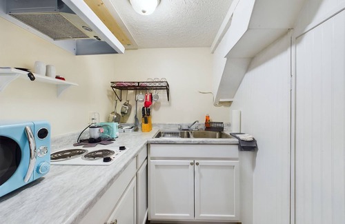 Pine Forest House | Opuluxe Enjoy Fayetteville's Unit 2 Hidden Gem!