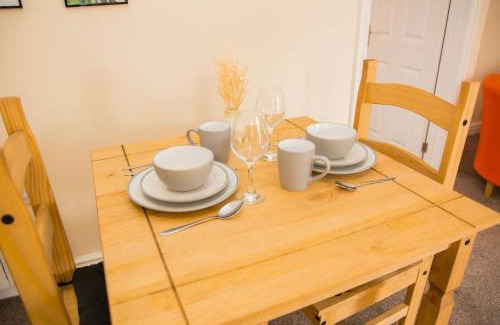 Shirley Apartment | Orange Lilly In Stroud With Free Parking