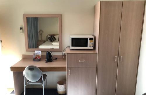 Orange East Hotel | Orange Motor Lodge