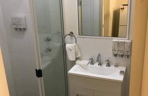 Orange East Hotel | Orange Motor Lodge
