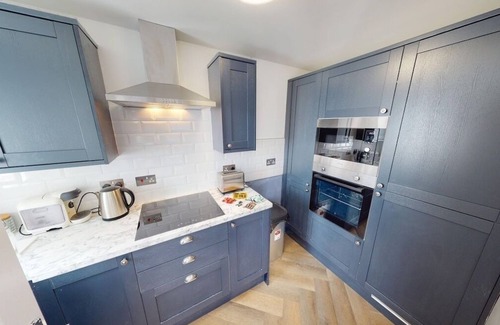 Liverpool Apartment | Orange Rentals | Stunning views | 2BR Apartment | Sleeps 6