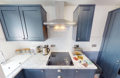 Liverpool Apartment | Orange Rentals | Stunning views | 2BR Apartment | Sleeps 6