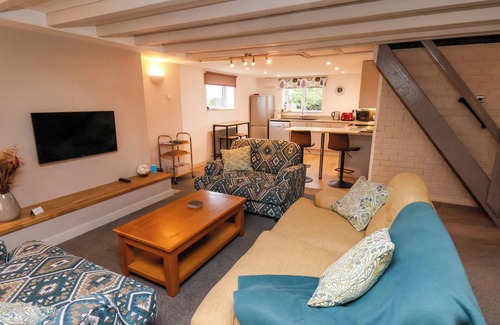 Fylingdales Cottage | ORCHARD COTTAGE, family friendly, with a garden in Robin Hood’s Bay