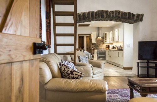 Tenby House | Orchard Cottage - Luxury Barn Conversion