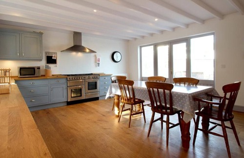 Llangennith House | Orchard Cottage - Three Bedroom House, Sleeps 6