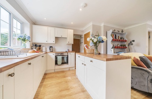 Docking Cottage | Orchard House Docking - sleeps 6 guests in 3 bedrooms