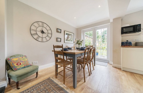 Docking Cottage | Orchard House Docking - sleeps 6 guests in 3 bedrooms