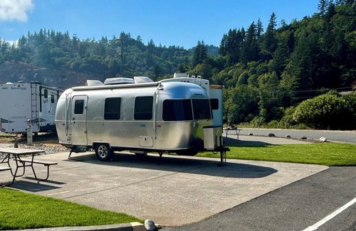 Brookings House | Oregon Coast Glamping on the Chetco River