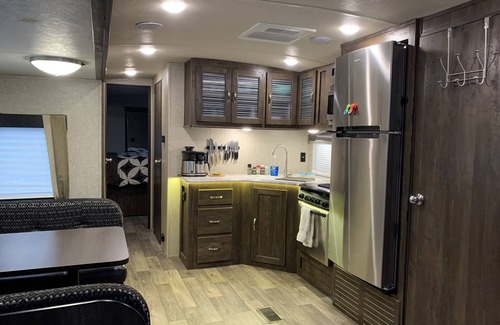 Brookings House | Oregon Coast Glamping with Starlink High-Speed Internet