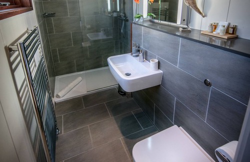 Hawkshead House | Organic 5 Star Cedar Lodge With Stunning Views Across Esthwaite Water