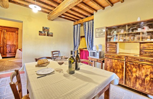 Castelnuovo Berardenga Apartment | Orietta 2- Apüartment with swimming pool