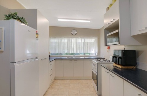 Amity Point House | Original Straddie Shack with Air-conditioned Comfort