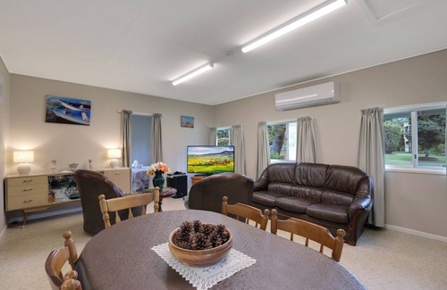 Amity Point House | Original Straddie Shack with Air-conditioned Comfort