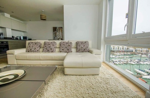 Seafront Apartment | Orion Marina Sea View | by Brighton Holiday Lets