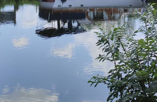 Eaucourt-sur-Somme Boat Rental | Orka nuit sur l'eau pour 4 personnes