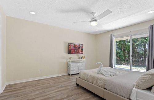 Royal Palm Bay Apartment | Orlando/Disney Renovated Modern Cozy 3br Condo 15 min. from Disney