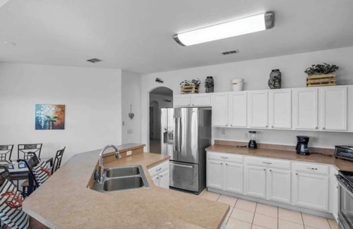 Tuscan Ridge House | Orlando Oasis Family Paradise 5BR, Pool/Spa,2 Masters Near Disney & Universal
