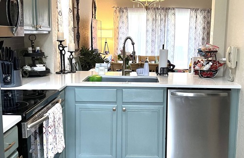 Regal Palms House | Orlando Vacation Home - 4 bedroom end unit,1 Block from the pool.