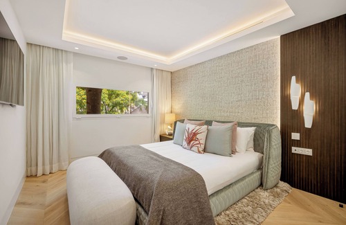 Marbella Bed & Breakfast | Orquídea 2.1 - A Luxurious Duplex in Persian Gardens, Puente Romano