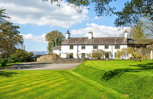 Windermere House | Orrest Head House, a majestic Lakeland property a moments walk from Windermere village.