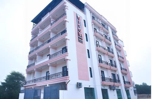 DLF Phase 5 Hotel | Orsom stays Sector 53