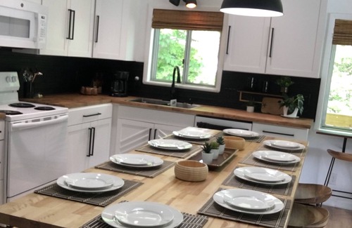 Osage Beach House | Osage Beach lakefront home. Lg. dock, patio, and a 5 min Walk to Backwater Jacks